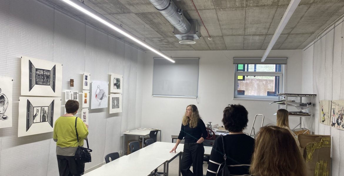 33E520C3-E404-4352-8FA8-31470A9AB3AE