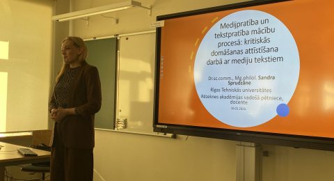 9B1F5815-5DED-4CAC-A607-72E49719785A