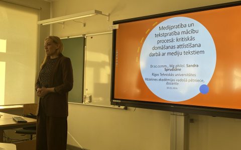 9B1F5815-5DED-4CAC-A607-72E49719785A