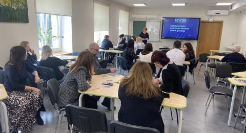 CA1368C0-097E-4B82-A4E2-A09E8A960D9C