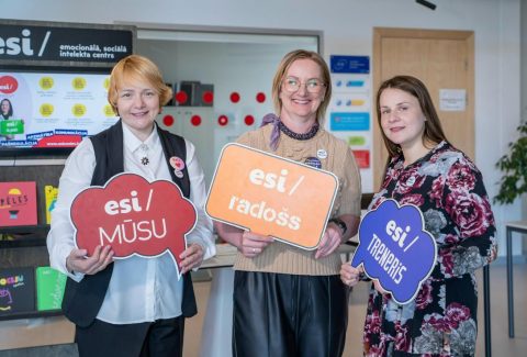 61829B30-C273-43E0-8C9B-101B4828F514