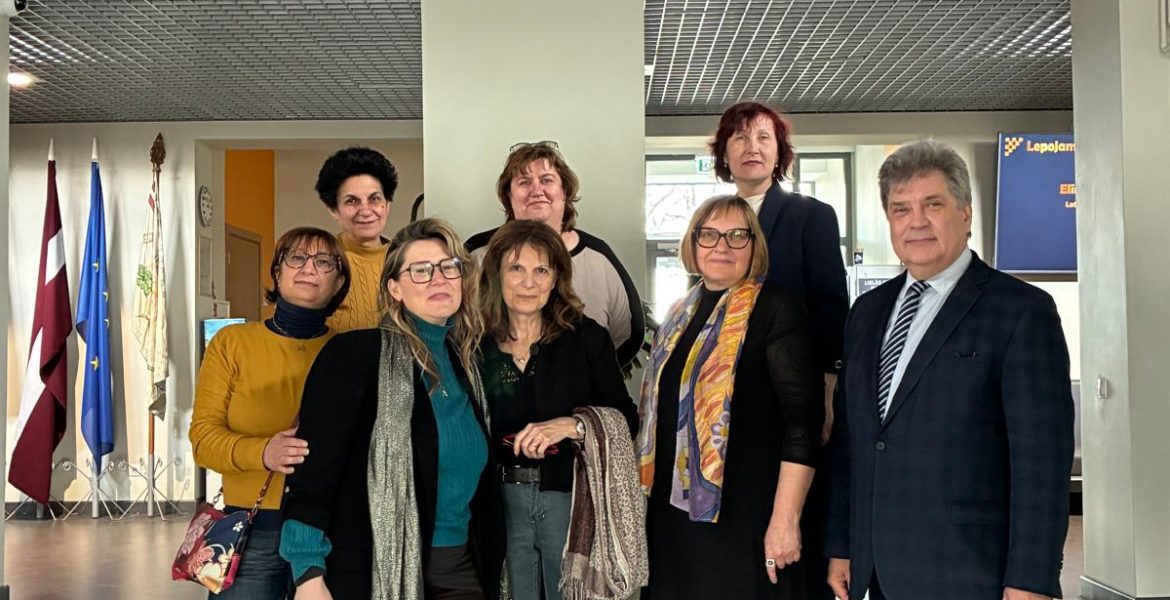 A08B4FE0-0CE8-4C79-BC22-AE116CCDDE01