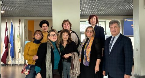 A08B4FE0-0CE8-4C79-BC22-AE116CCDDE01